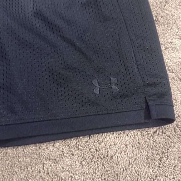 Project Rock under armour boys size large shorts! Great condition barely worn - Picture 4 of 7